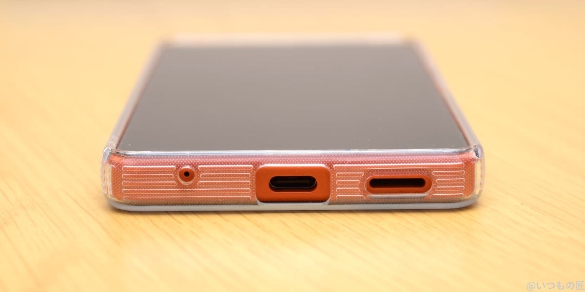 クリア素材ケースを使用したXperia Ace Ⅲの底面