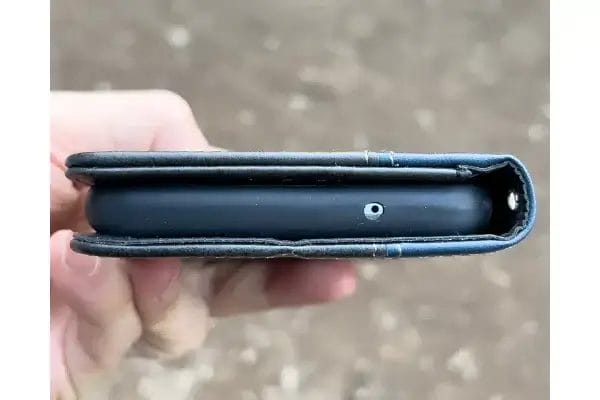 oppo-reno5aの筆者が選んだケースの上面