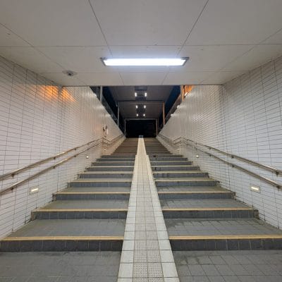 google pixel 9 pro の通常モードで撮影した夜景写真 | モバイル比較レビュー.jp Google Pixel 9 Pro カメラ Google Pixel 9 Pro の通常モードで撮影した夜景写真