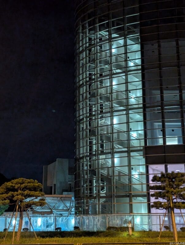 google pixel 9 pro の通常モードで撮影した夜景写真 | モバイル比較レビュー.jp Google Pixel 9 Pro カメラ Google Pixel 9 Pro の通常モードで撮影した夜景写真