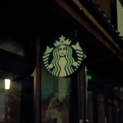 aquos wish4 オートナイト機能を使ったズーム写真 | モバイル比較レビュー.jp AQUOS wish4 カメラ AQUOS wish4 オートナイト機能を使ったズーム写真