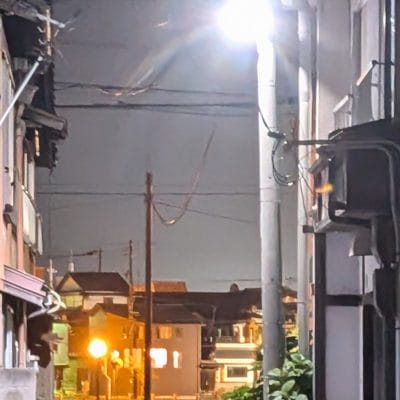 google pixel 9 で夜間撮影した写真 | モバイル比較レビュー.jp Google Pixel 9 カメラ Google Pixel 9 で夜間撮影した写真
