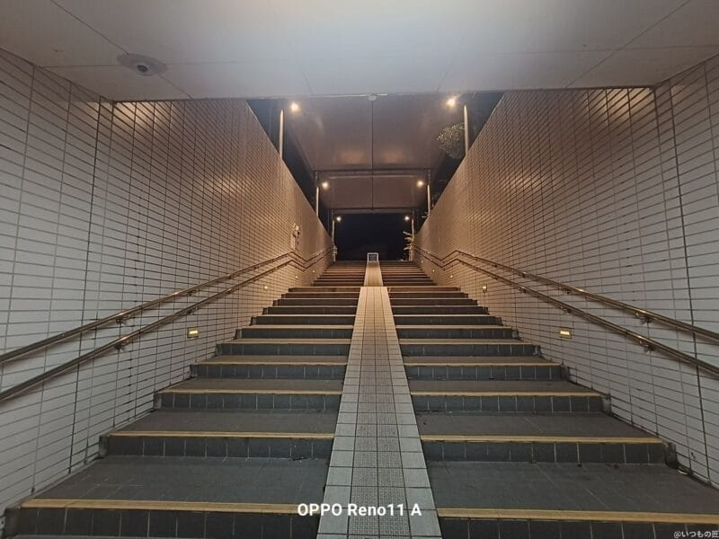 oppo reno11 a カメラで夜間撮影した写真 | モバイル比較レビュー.jp OPPO Reno11 A カメラ OPPO Reno11 Aで夜間撮影した写真