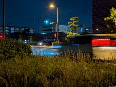 google pixel 8aの通常モードで夜間撮影した写真 | モバイル比較レビュー.jp Google Pixel 8a カメラ Google Pixel 8aの通常モードで夜間撮影した写真