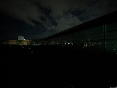 google pixel 8aの通常モードで夜間撮影した写真 | モバイル比較レビュー.jp Google Pixel 8a カメラ Google Pixel 8aの通常モードで夜間撮影した写真