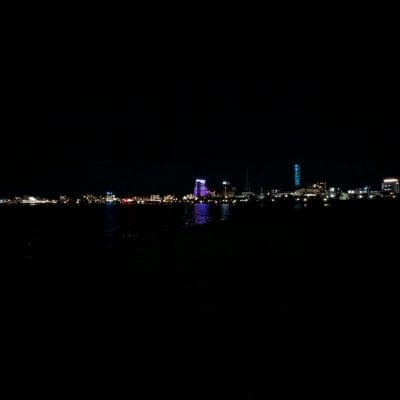 Google Pixel 9 Pro Fold カメラ
Google Pixel 9 Pro Foldの通常モードでズーム撮影した夜景写真
