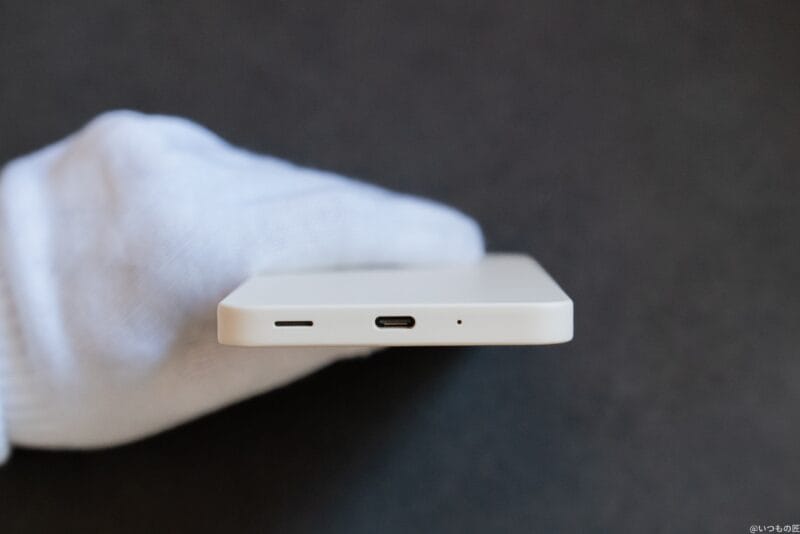 4 | モバイル比較レビュー.jp AQUOS wish4 レビュー
AQUOS wish4の底面