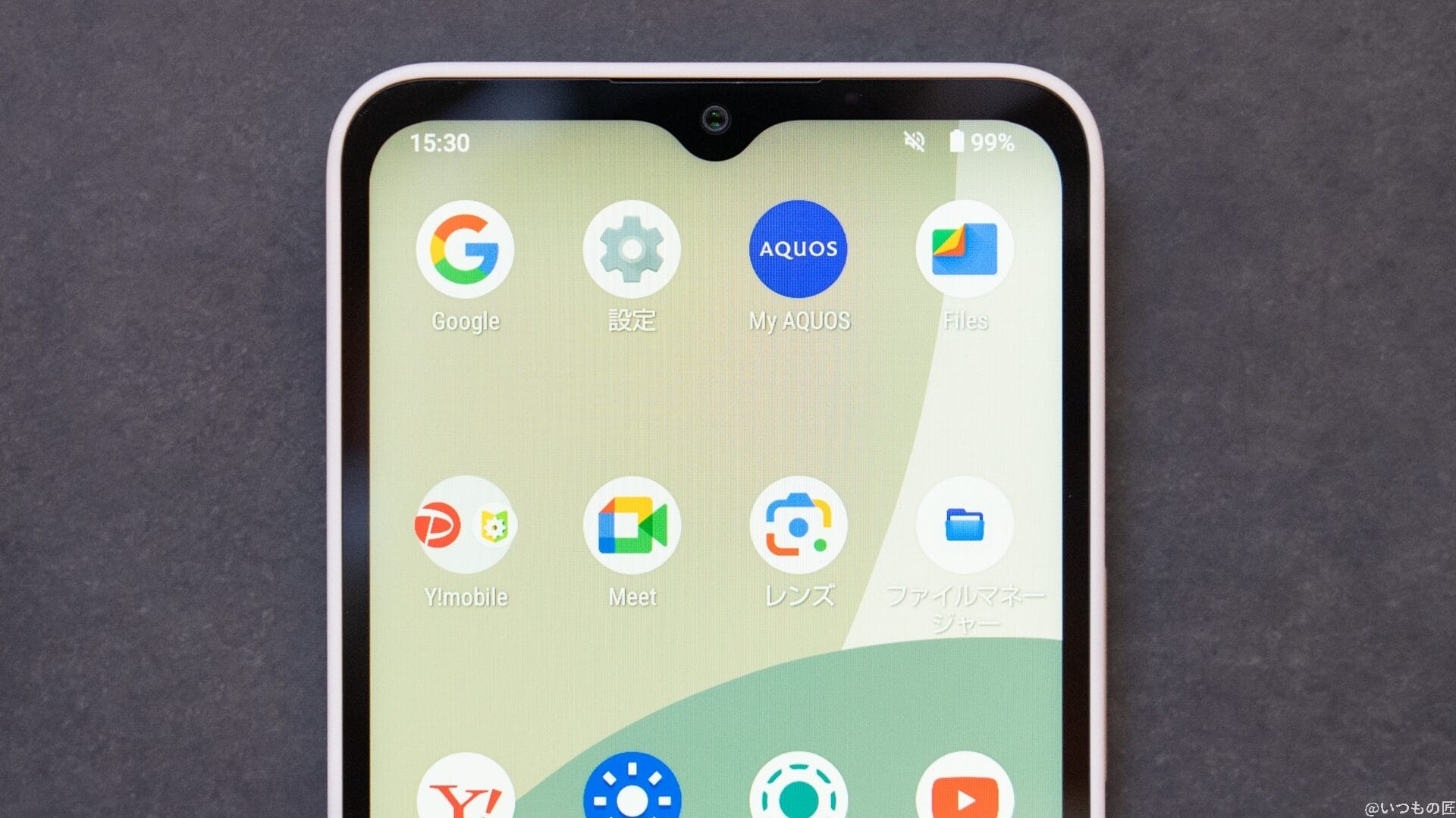 9 | モバイル比較レビュー.jp AQUOS wish4 レビュー
ホーム画面とインカメラ