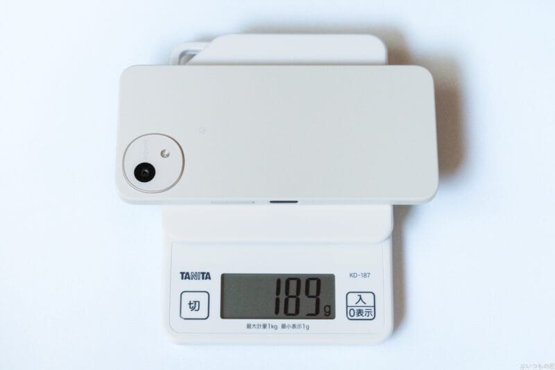 aquos wish4の重さを示す画像 | モバイル比較レビュー.jp AQUOS wish4 レビュー AQUOS wish4の重さを示す画像