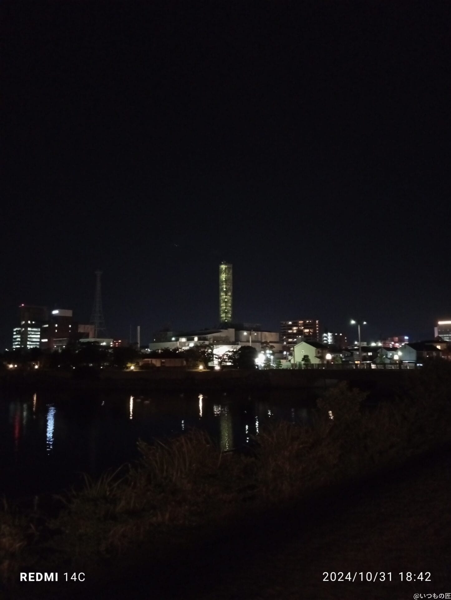 Xiaomi Redmi 14C カメラ Xiaomi Redmi 14C でズーム撮影した夜景写真