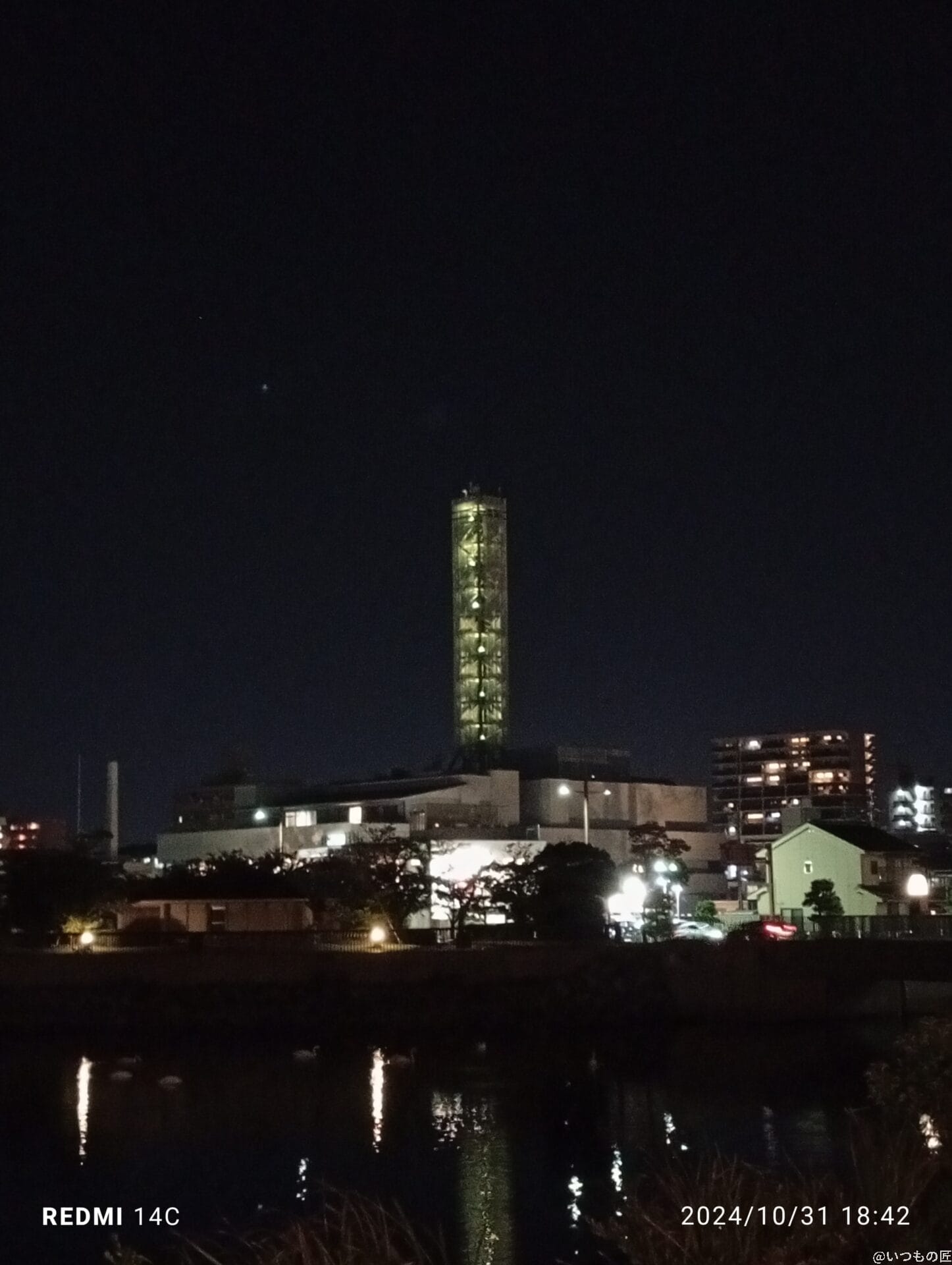 Xiaomi Redmi 14C カメラ
Xiaomi Redmi 14C でズーム撮影した夜景写真