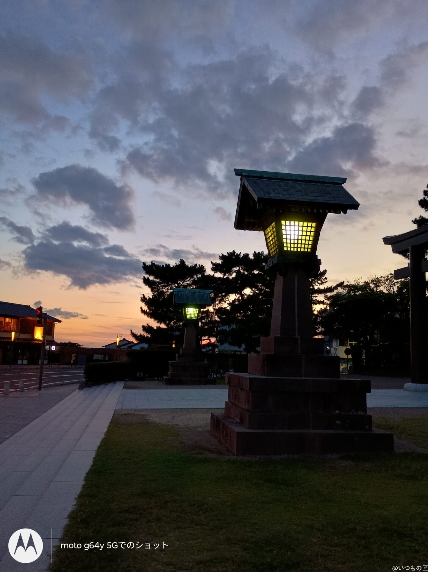 moto g64 5g カメラで暗所撮影した写真 | モバイル比較レビュー.jp moto g64 5G カメラ moto g64 5G カメラで暗所撮影した写真