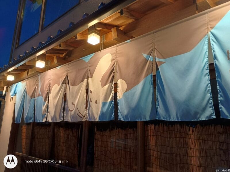 moto g64 5g カメラで暗所撮影した写真 | モバイル比較レビュー.jp moto g64 5G カメラ moto g64 5G カメラで暗所撮影した写真