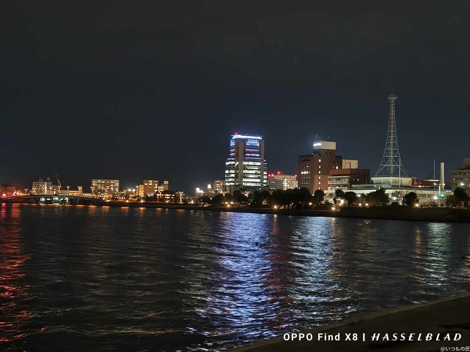 oppo find x8でズーム撮影した夜景写真 | モバイル比較レビュー.jp OPPO Find X8 カメラ OPPO Find X8でズーム撮影した夜景写真