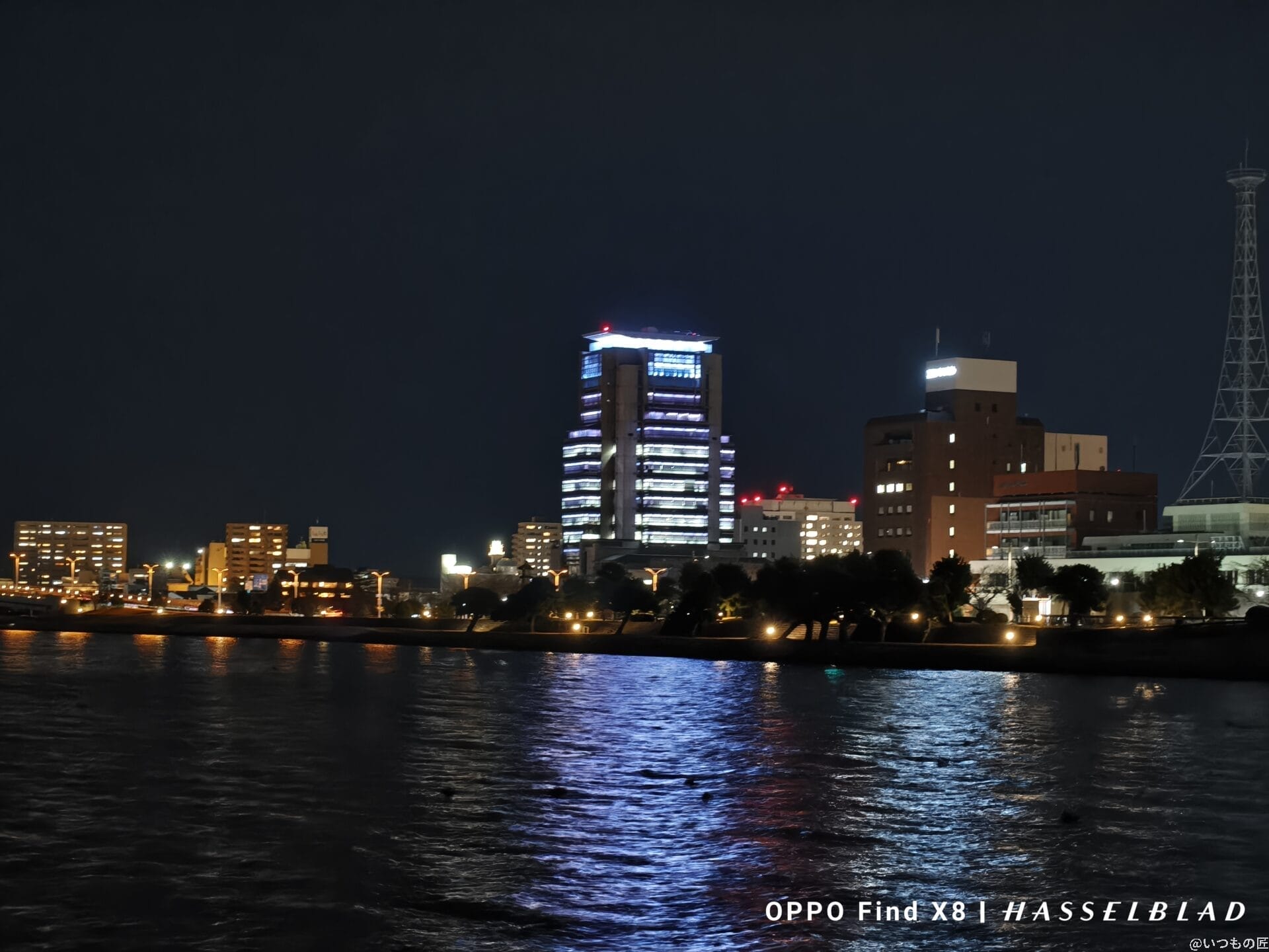 oppo find x8でズーム撮影した夜景写真 | モバイル比較レビュー.jp OPPO Find X8 カメラ OPPO Find X8でズーム撮影した夜景写真