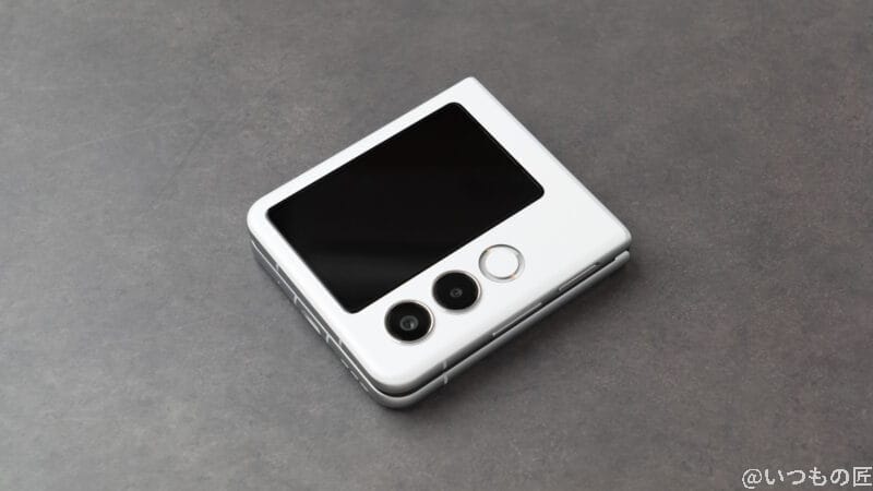 nubia Flip 2 レビュー 閉じた状態のnubia Flip 2
