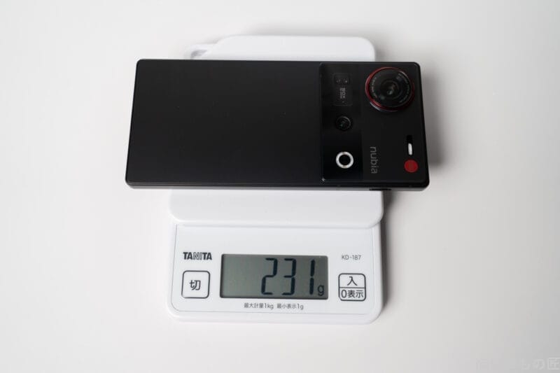 nubia z70 ultraの重さを計測 | モバイル比較レビュー.jp nubia Z70 Ultraの重さを計測