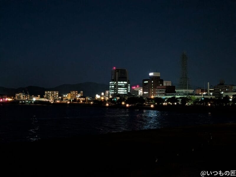 Google Pixel 9a カメラ Google Pixel 9aでズーム撮影した夜景写真