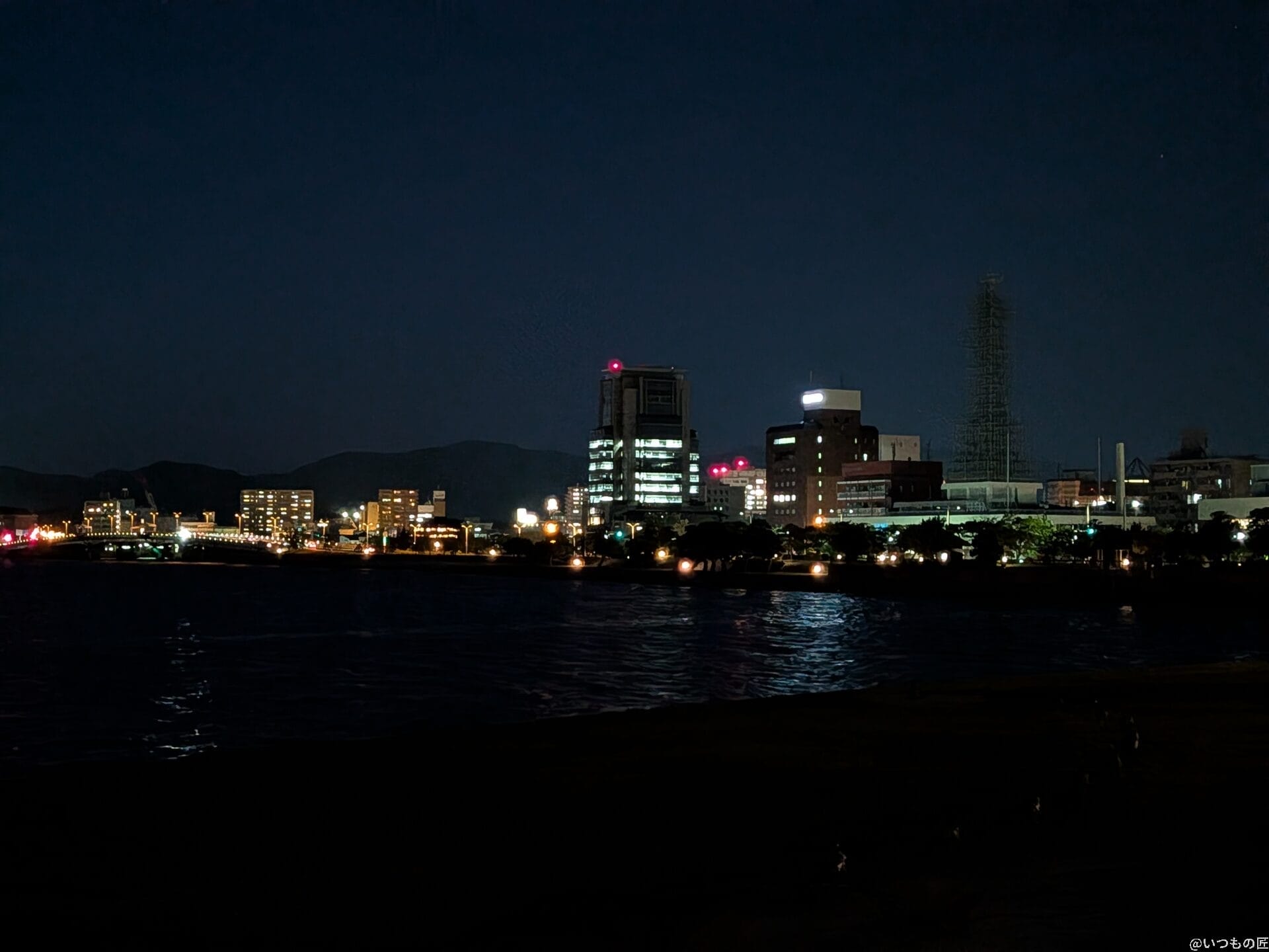 Google Pixel 9a カメラ
Google Pixel 9aでズーム撮影した夜景写真