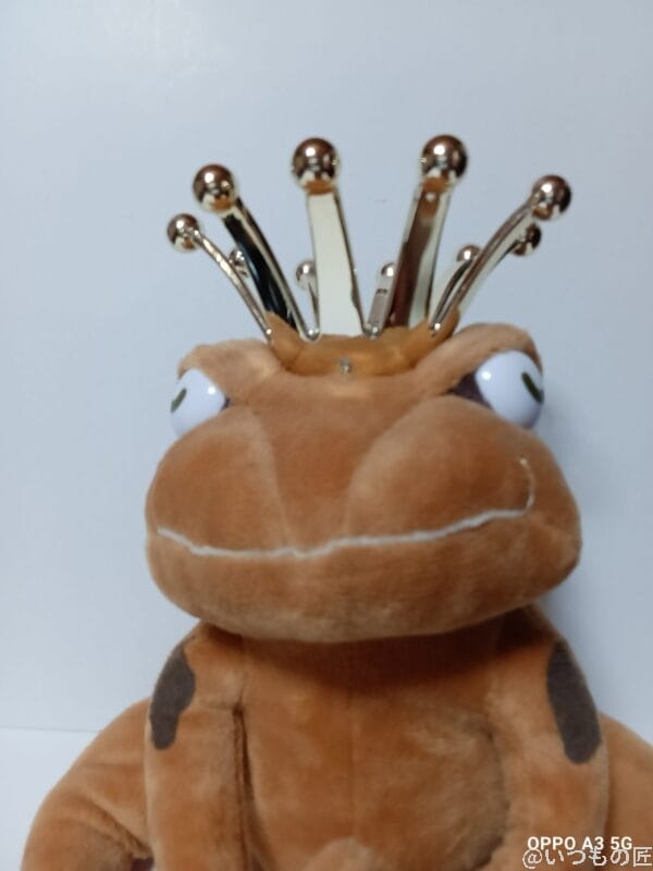 oppo a3 5gでぬいぐるみを自撮りした写真 | モバイル比較レビュー.jp Galaxy A25 5G カメラ OPPO A3 5Gでぬいぐるみを自撮りした写真