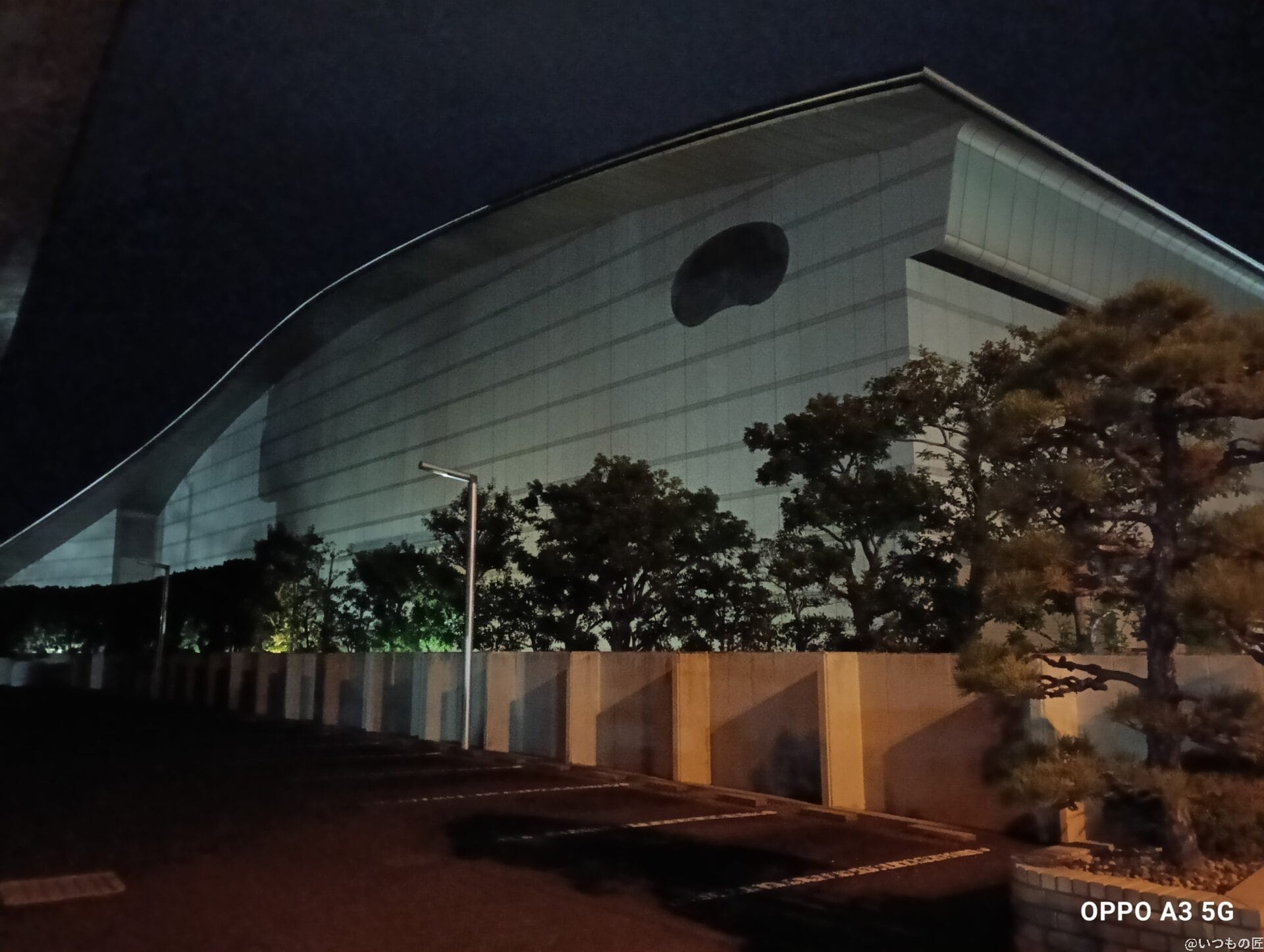 oppo a3 5gで撮影した暗所・夜間写真 | モバイル比較レビュー.jp Galaxy A25 5G カメラ OPPO A3 5Gで撮影した暗所・夜間写真