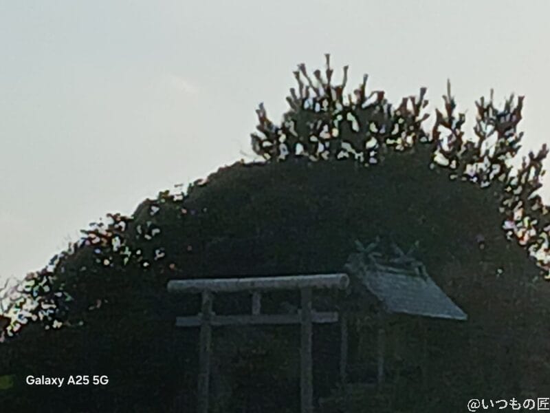 夕暮れ時の浜辺の写真 | モバイル比較レビュー.jp Galaxy A25 5G カメラ 夕暮れ時の浜辺の写真