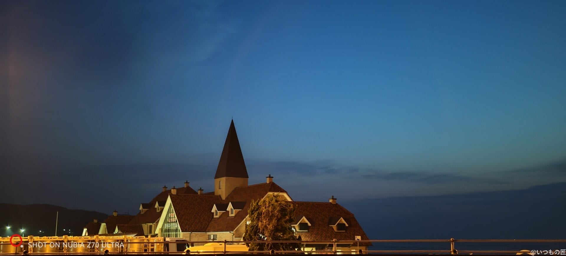 nubia Z70 Ultra カメラ 教会の屋根を暗所撮影した写真