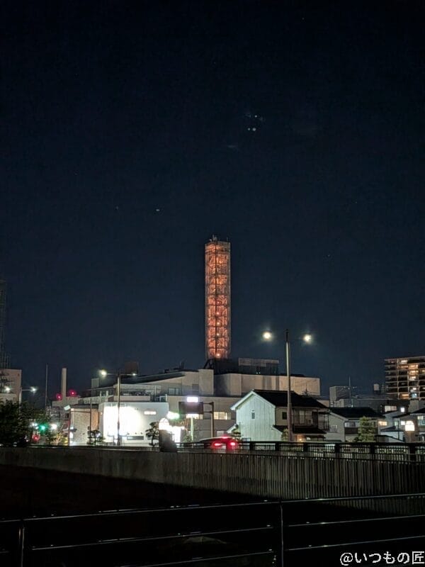海の夜景を撮影した写真 | モバイル比較レビュー.jp OPPO Reno13 A カメラ 海の夜景を撮影した写真