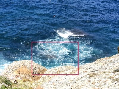 波しぶきの瞬間を収めた一枚 | モバイル比較レビュー.jp OPPO Reno13 A カメラ 波しぶきの瞬間を収めた一枚