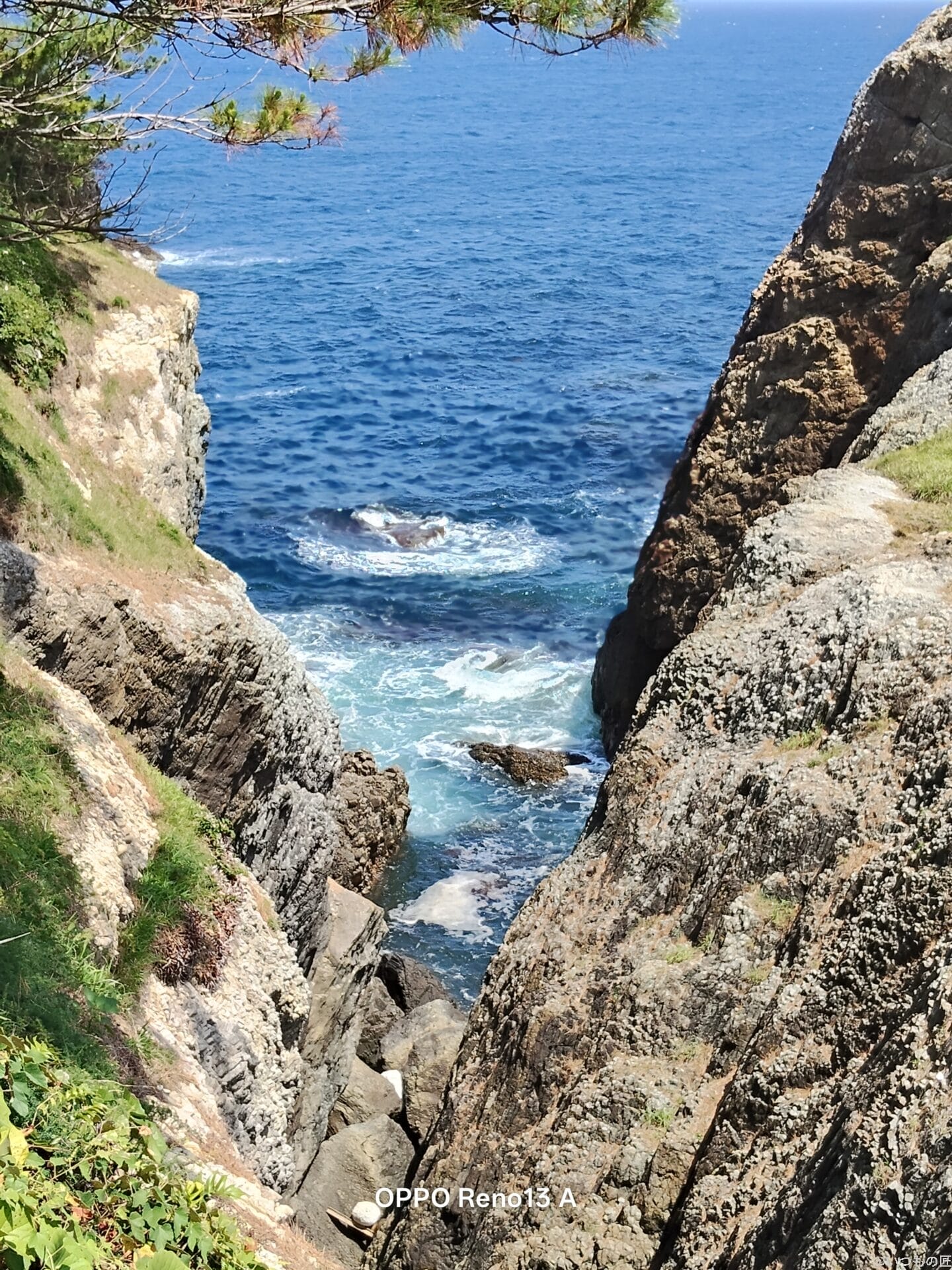 OPPO Reno13 A カメラ 快晴の海を記録した一枚