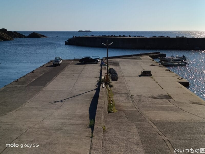 晴天下の海岸 | モバイル比較レビュー.jp moto g66y 5G カメラ 晴天下の海岸