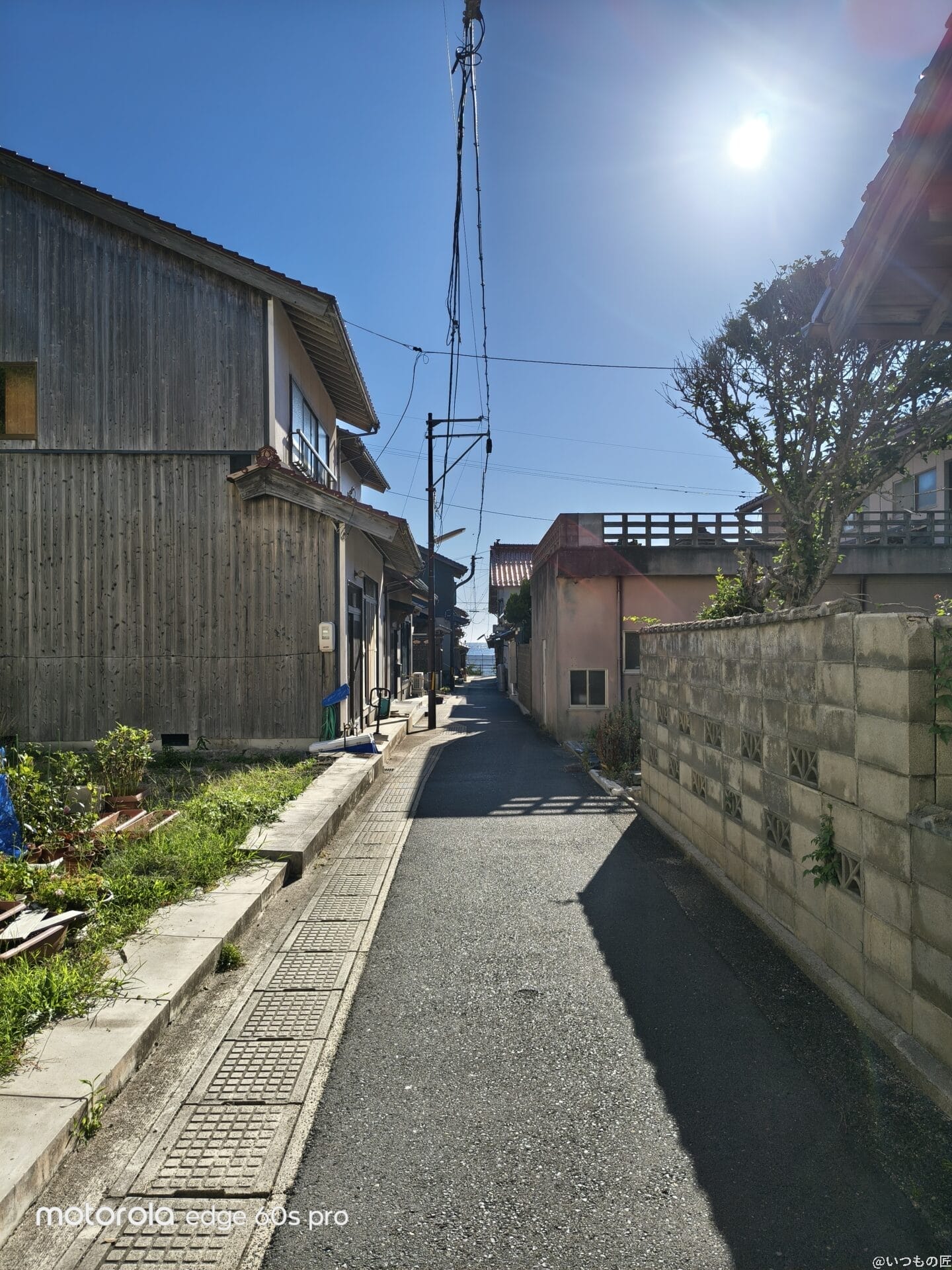 motorola edge 60s pro カメラ
晴天下の街並み