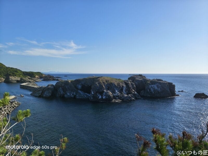岸壁から見える海 | モバイル比較レビュー.jp motorola edge 60s pro カメラ 岸壁から見える海