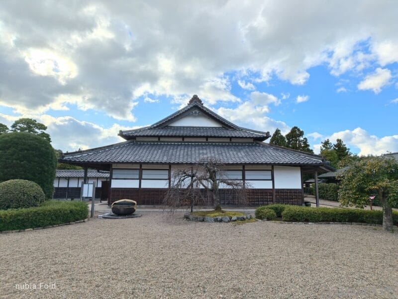 nubia Fold カメラ 趣のある古民家を捉えた一枚