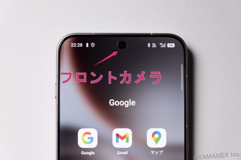 机の上に置かれたfind x9 | モバイル比較レビュー.jp OPPO Find X9 カメラ 机の上に置かれたFind X9
